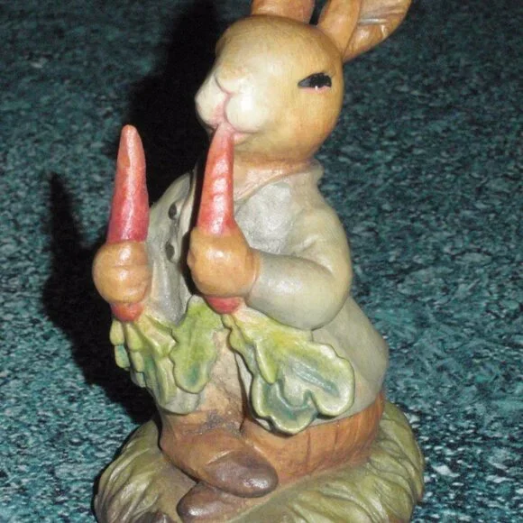 3" ANRI PETER RABBIT FIGURINE EATING 2 CARROTS VINTAGE F. WARNE COLLECTIBLE GIFT